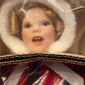 Shirley Temple Little Caroler Danbury Mint Doll From Christmas Collection 1993